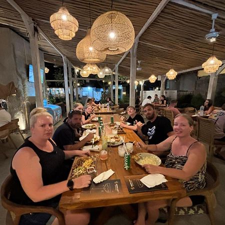 Tiki Bar And More Nusa Lembongan Eksteriør bilde