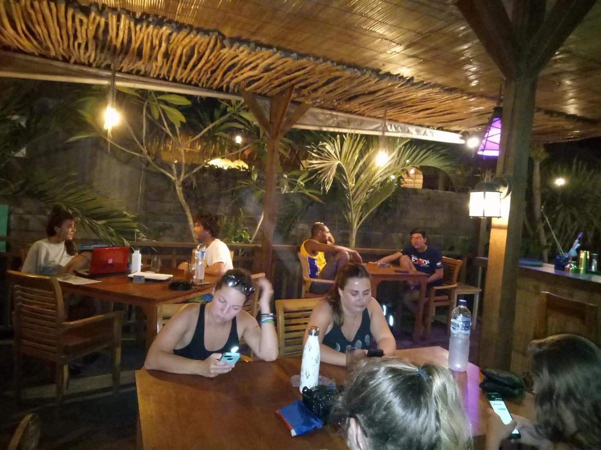 Tiki Bar And More Nusa Lembongan Eksteriør bilde