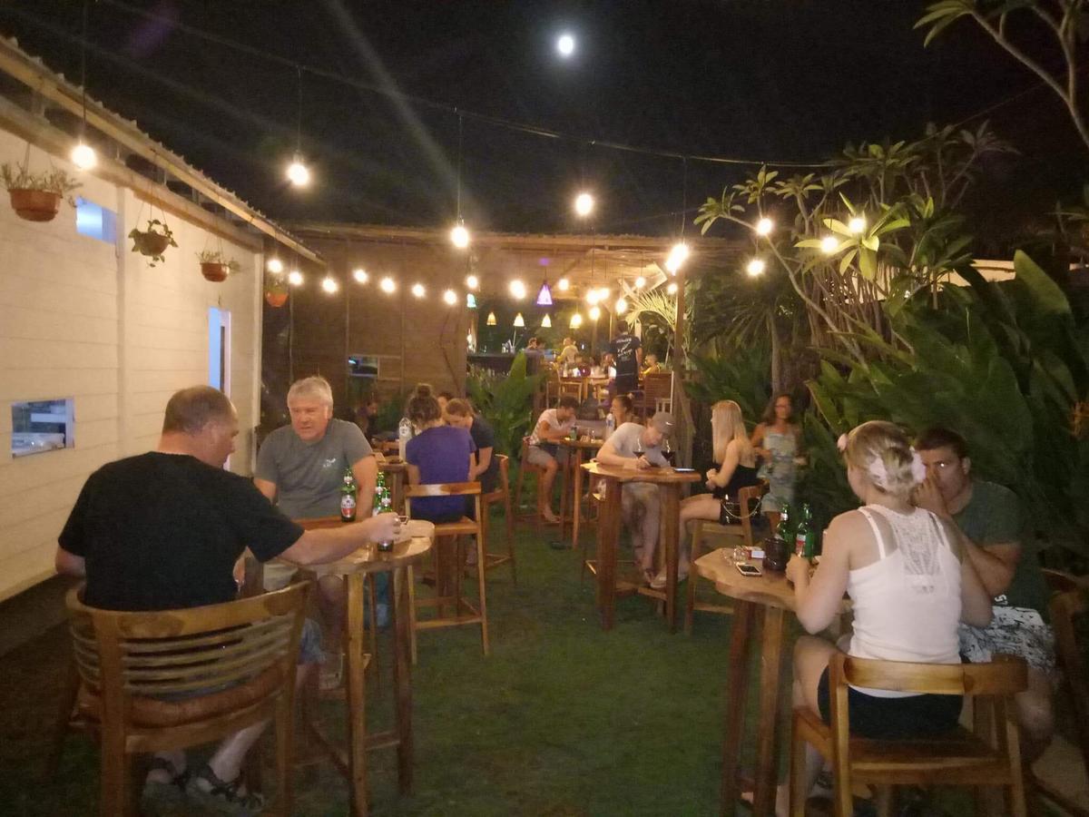 Tiki Bar And More Nusa Lembongan Eksteriør bilde