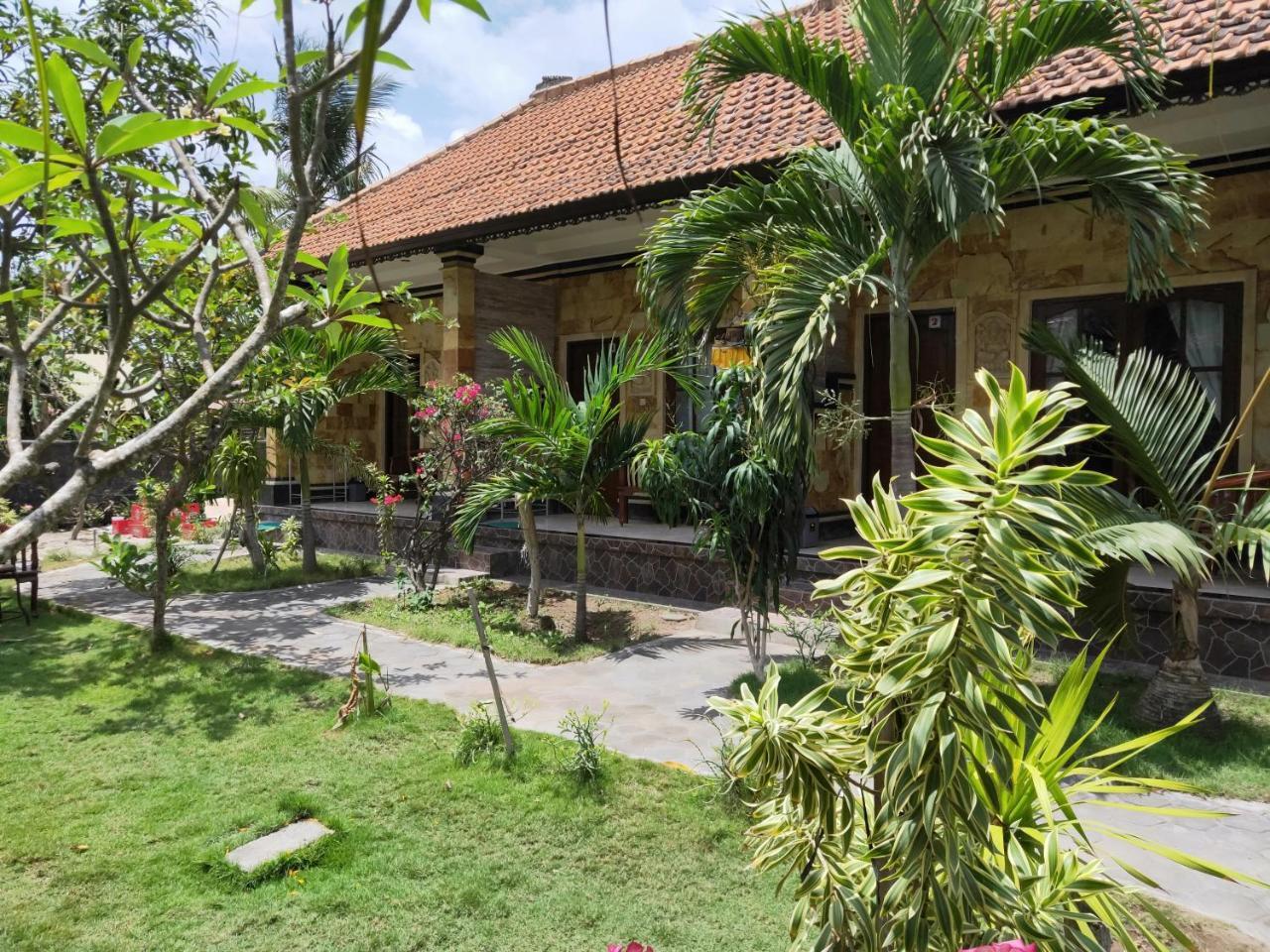 Tiki Bar And More Nusa Lembongan Eksteriør bilde